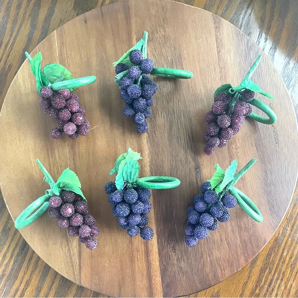**VINTAGE** Pier 1 Imports Beaded Grape Cluster Napkin Ring Set -Lot Of 6 -Fruit